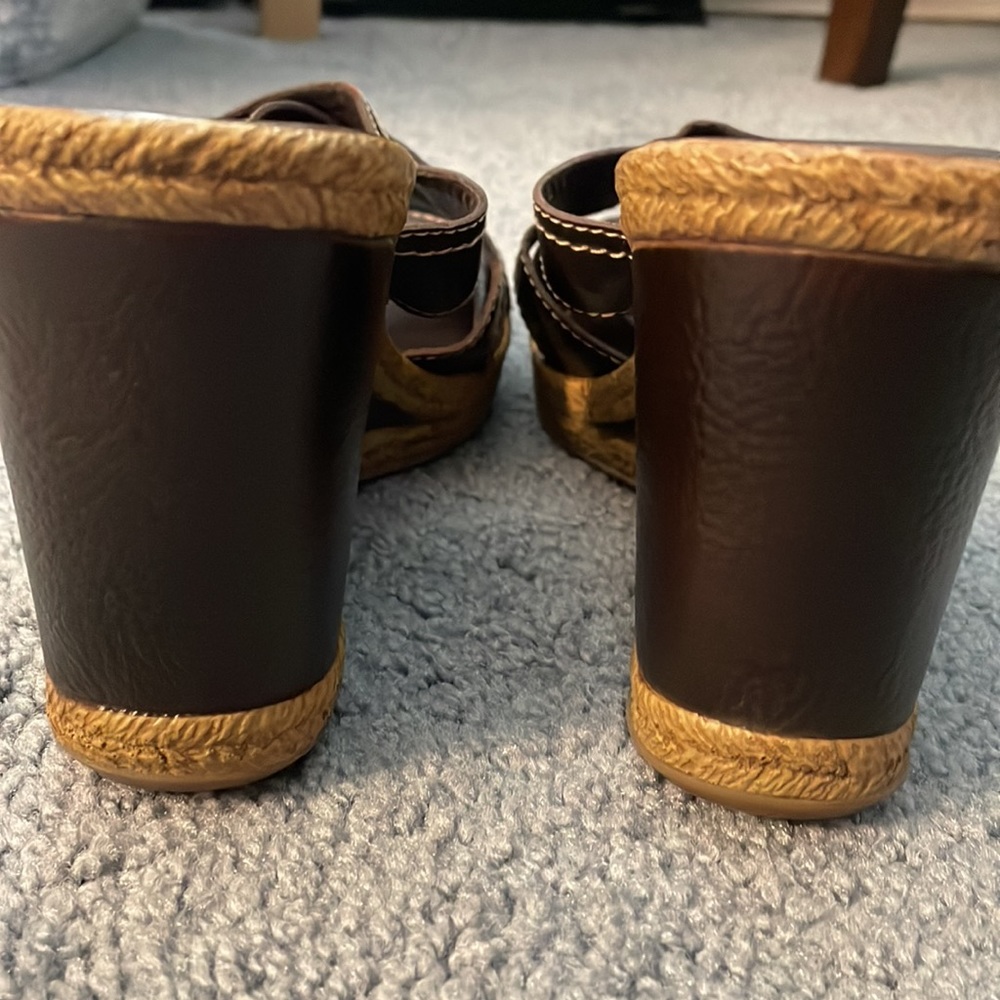 Women’s dark brown wedge Aldo brand size 9. Worn a few times. - Picture 4 of 8